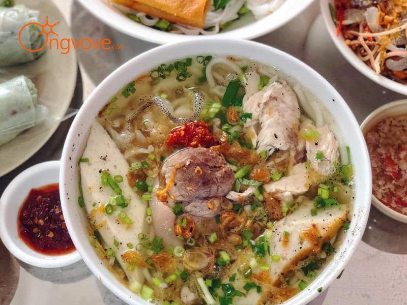 Bánh canh Long Hoa