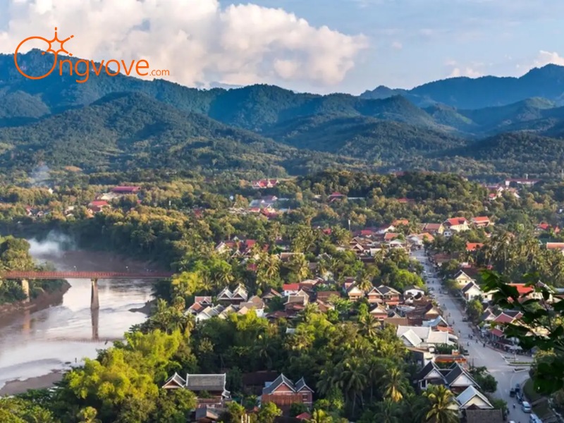 Luông Prabang - Thành phố cổ kính với những ngôi chùa Phật giáo