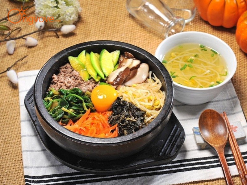 Bibimbap (Cơm trộn) hải sản