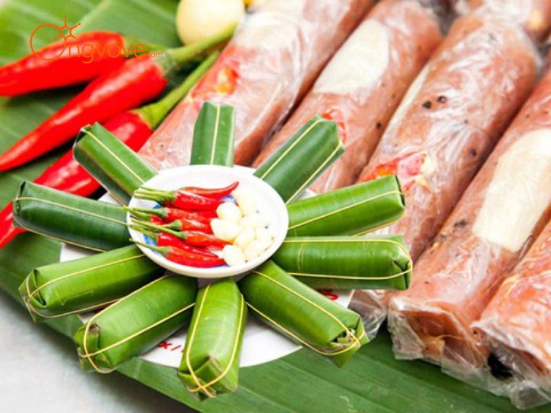 Nem chua - Món ăn chơi chua cay