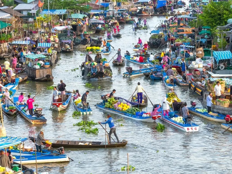 Chợ nổi Long Xuyên