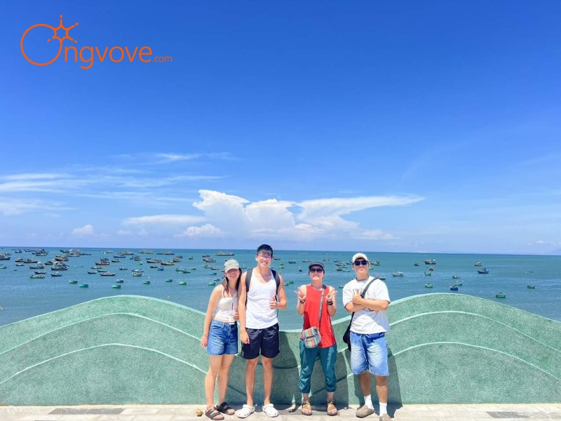 Where to go when hiring a tour guide in Phan Thiet?