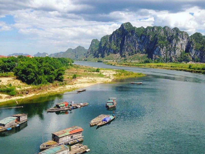 Where to Go When Hiring a Tour Guide in Quang Binh?