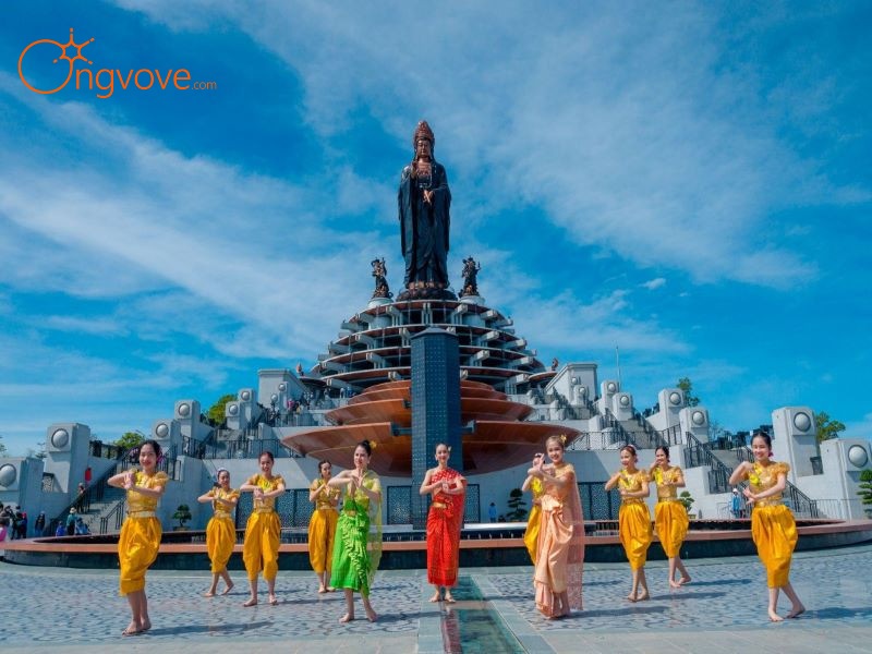 How to Book a Tour Guide with Ong Vo Ve Travel