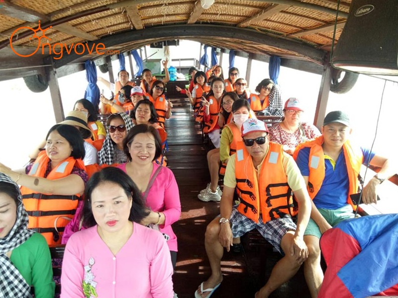 Booking a Tour Guide in Western Vietnam with Ong Vo Ve Travel