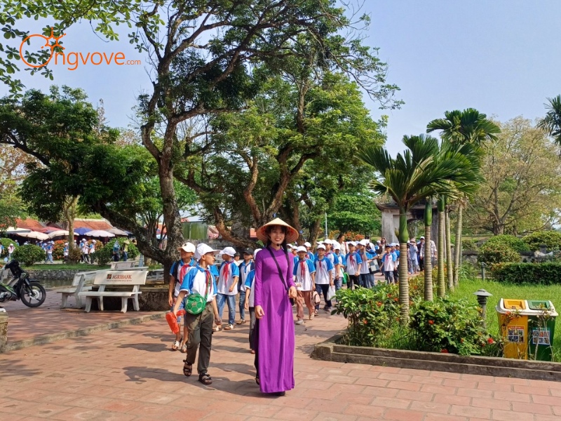 Booking Tour Guide in Chau Doc Ong Vo Ve Travel