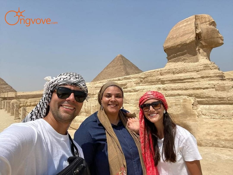 Booking a Tour Guide in Egypt on Ong Vo Ve Travel