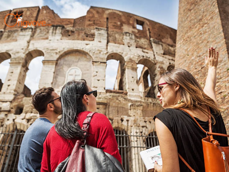 Cultural Tour Guide vs. General Tour Guide: What’s the Difference?