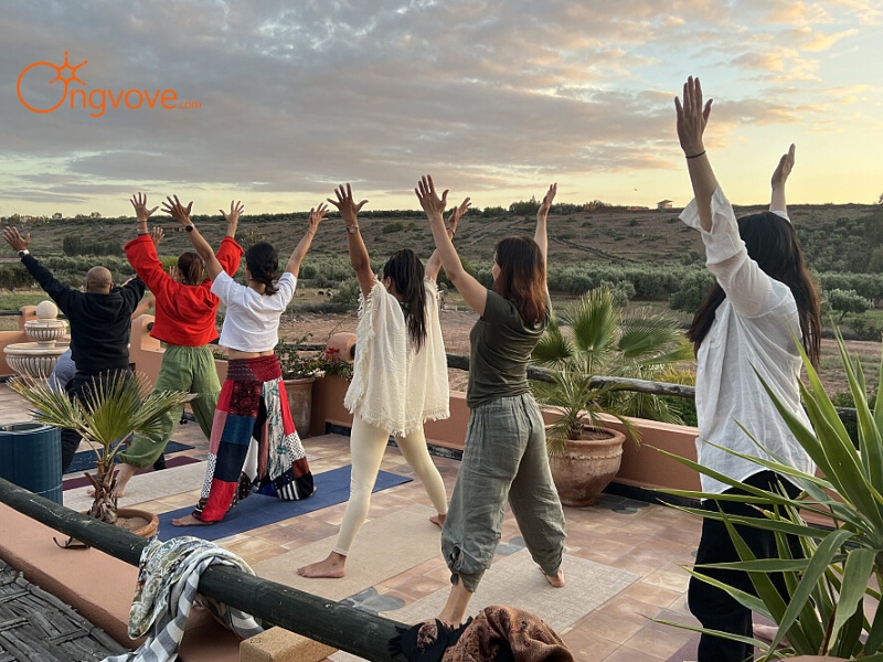 Tips for Choosing the Right Spiritual & Wellness Tour Guide