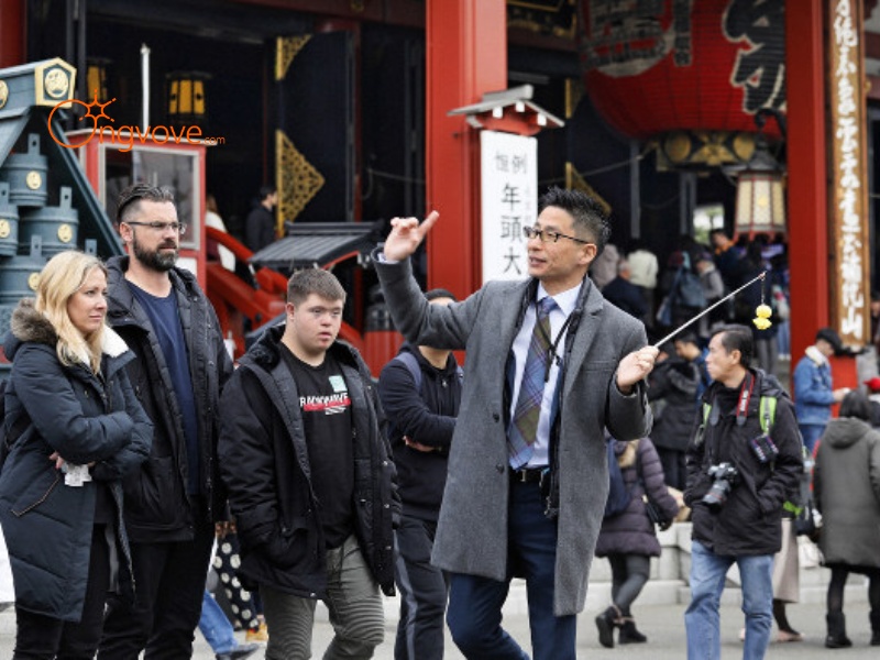 Benefits of Hiring a Japanese-Speaking Tour Guide