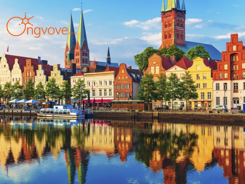 Hire German-Speaking Tour Guides on the Ong Vo Ve Travel Platform