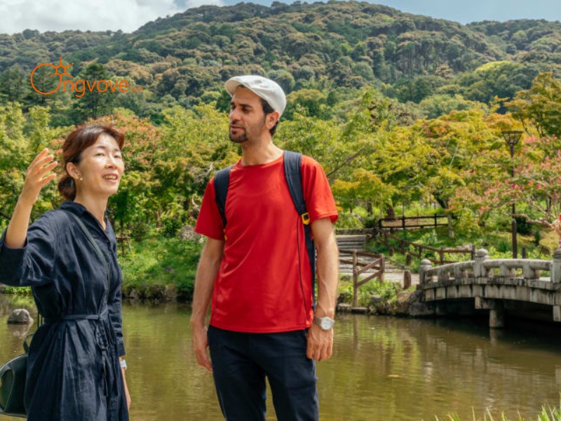 Hire Japanese-Speaking Tour Guides on Ong Vo Ve Travel Platform