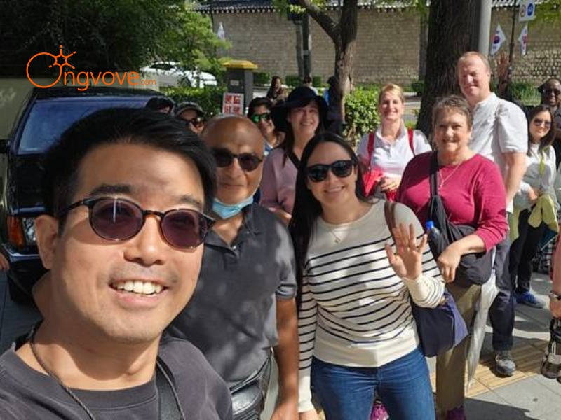 Services Offered by Korean-Speaking Tour Guides