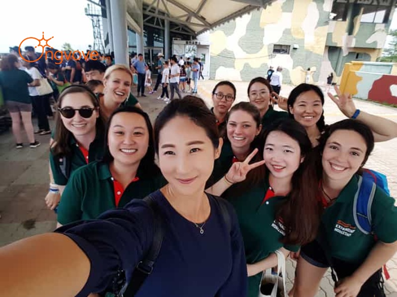 Where to Hire a Korean-Speaking Tour Guide