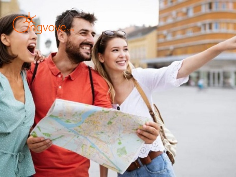 Why Hire a French-Speaking Tour Guide?
