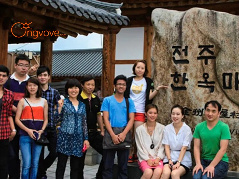 Why Hire a Korean-Speaking Tour Guide?