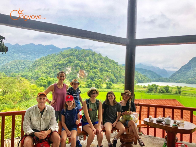 Tại Sao Bạn Cần Một Tour Guide Hồ Ba Bể?