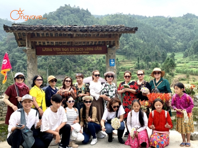 Tại Sao Bạn Cần Một Tour Guide Sapa?