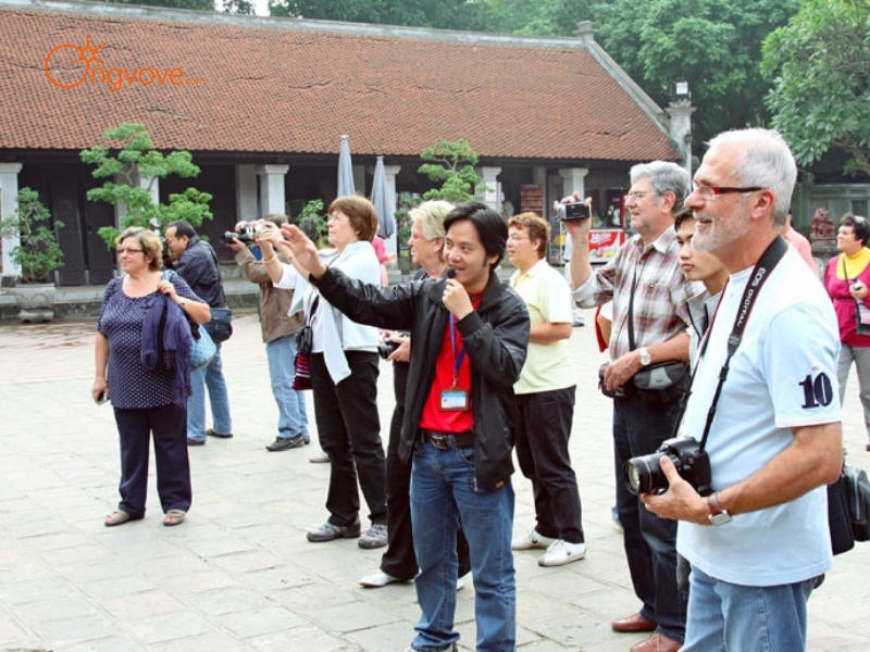 Tại Sao Bạn Cần Một Tour Guide Phú Quý?