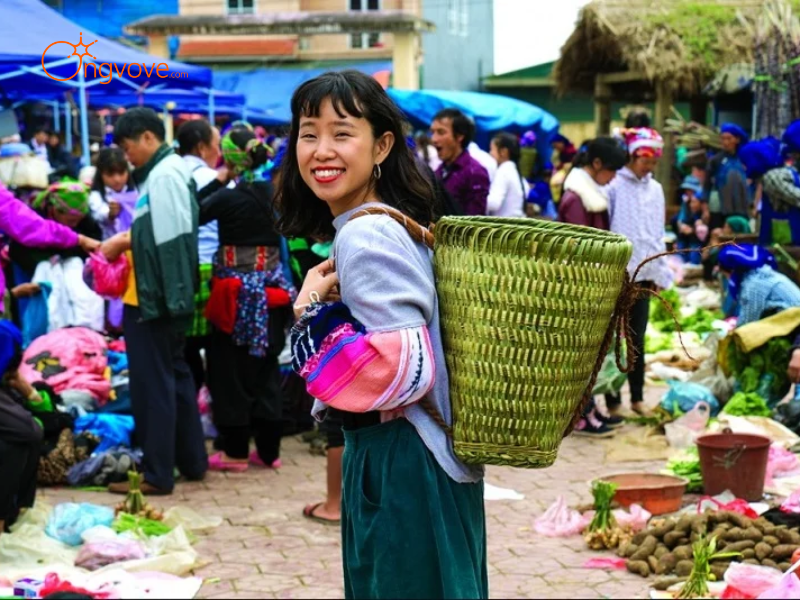 Thuê Hướng dẫn viên tại Chợ phiên Y Tý Trên Nền Tảng Ong Vò Vẽ Travel