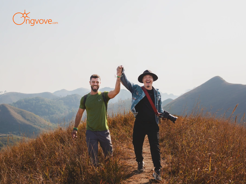 Thuê Hướng dẫn viên tại Đồi cỏ cháy Y Tý Trên Nền Tảng Ong Vò Vẽ Travel