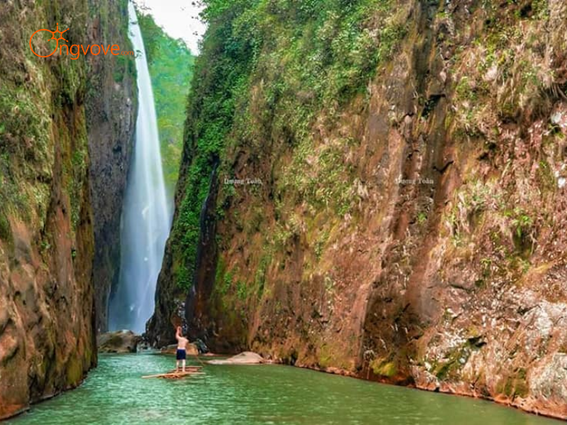 Những Tiêu Chí Cần Lưu Ý Khi Thuê Hướng dẫn viên tại Thác Rồng Trung Lèng Hồ - Mường Hum