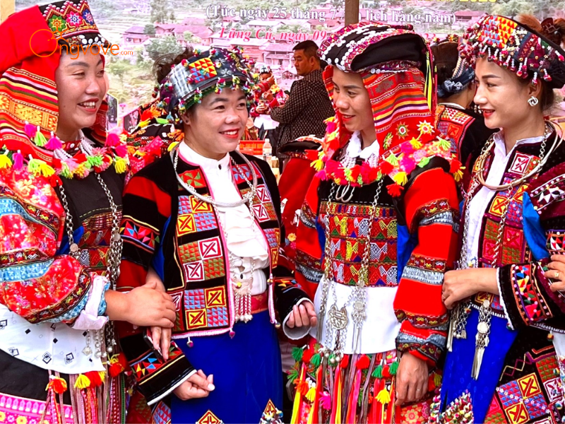 Những Tiêu Chí Cần Lưu Ý Khi Thuê Hướng dẫn viên tại Tham gia các lễ hội truyền thống của người dân tộc Lào Cai