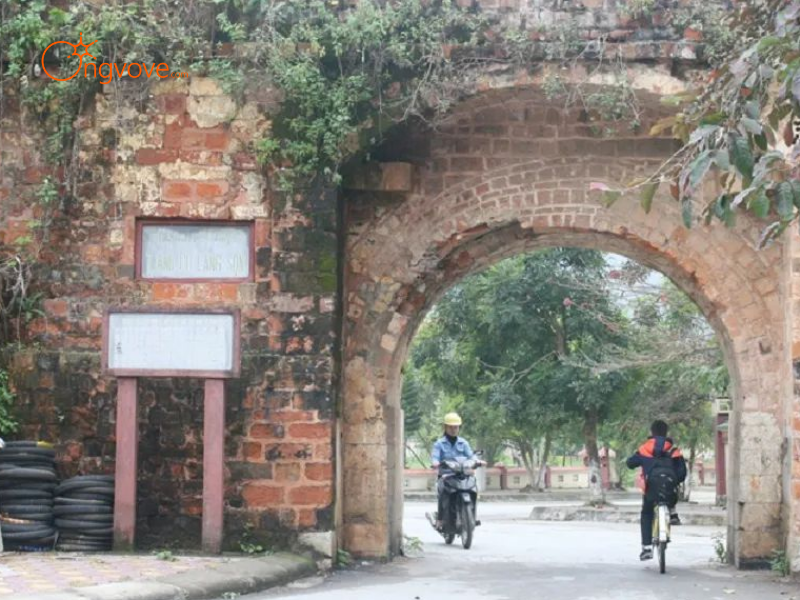 Các Loại Hình Thuê Hướng Dẫn Viên Tại Khu Di Tích Thành Cổ Nghị Lang Lào Cai