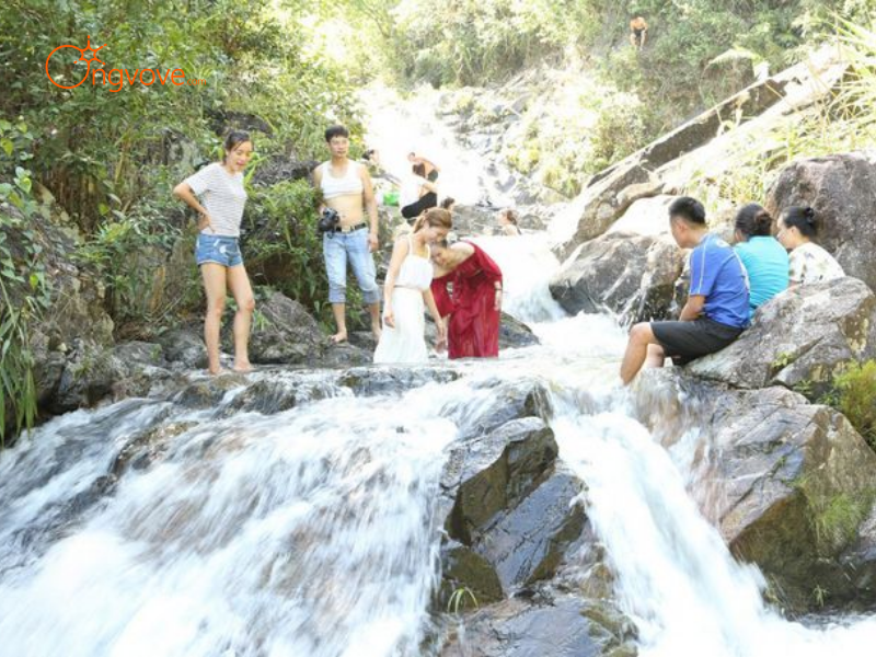 Các Loại Hình Thuê Hướng Dẫn Viên Tại Thác Pạc Sủi Lào Cai